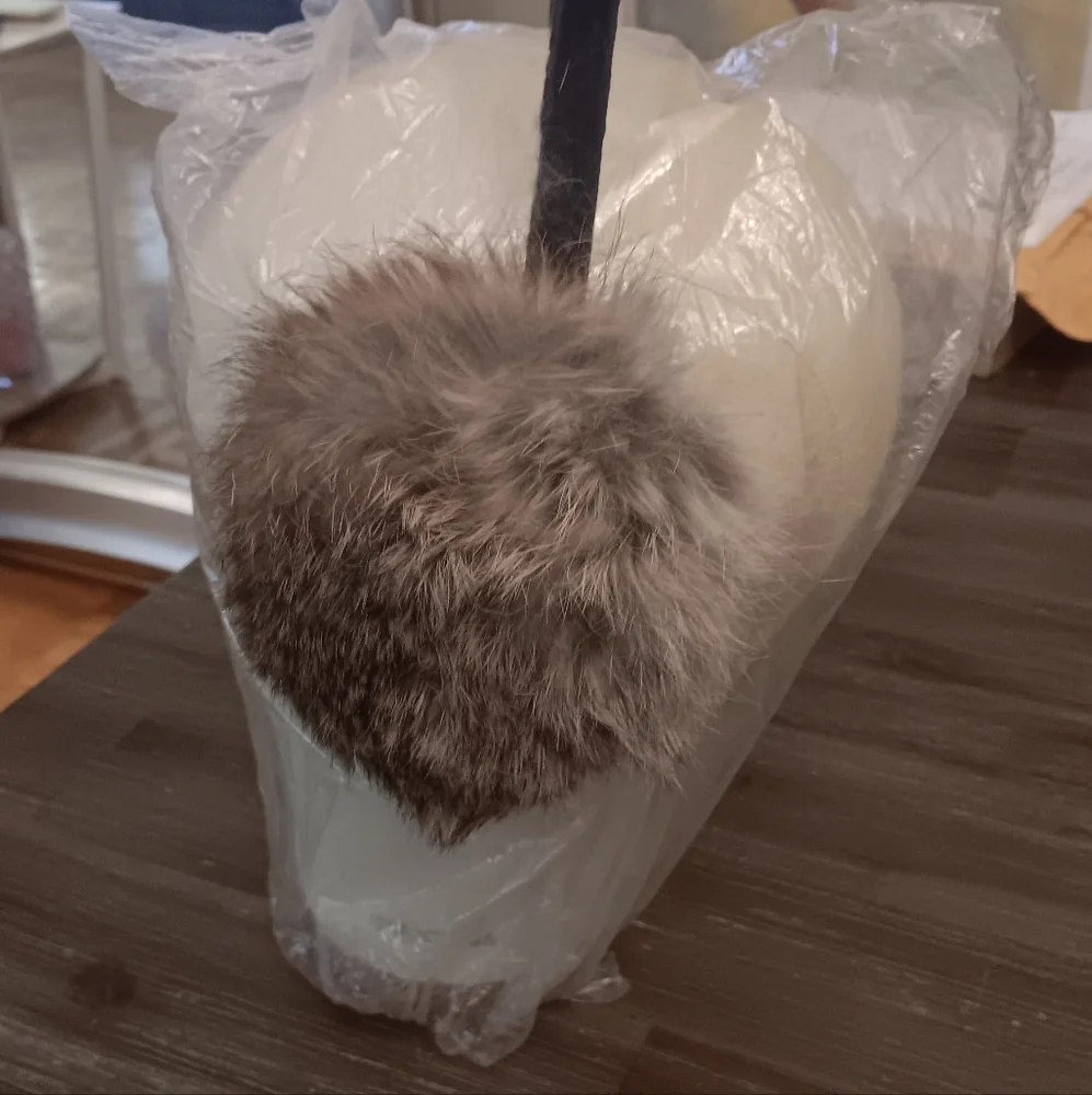 Elegant Rabbit Fur Earmuffs - Black and Gray - Picture 3 of 15